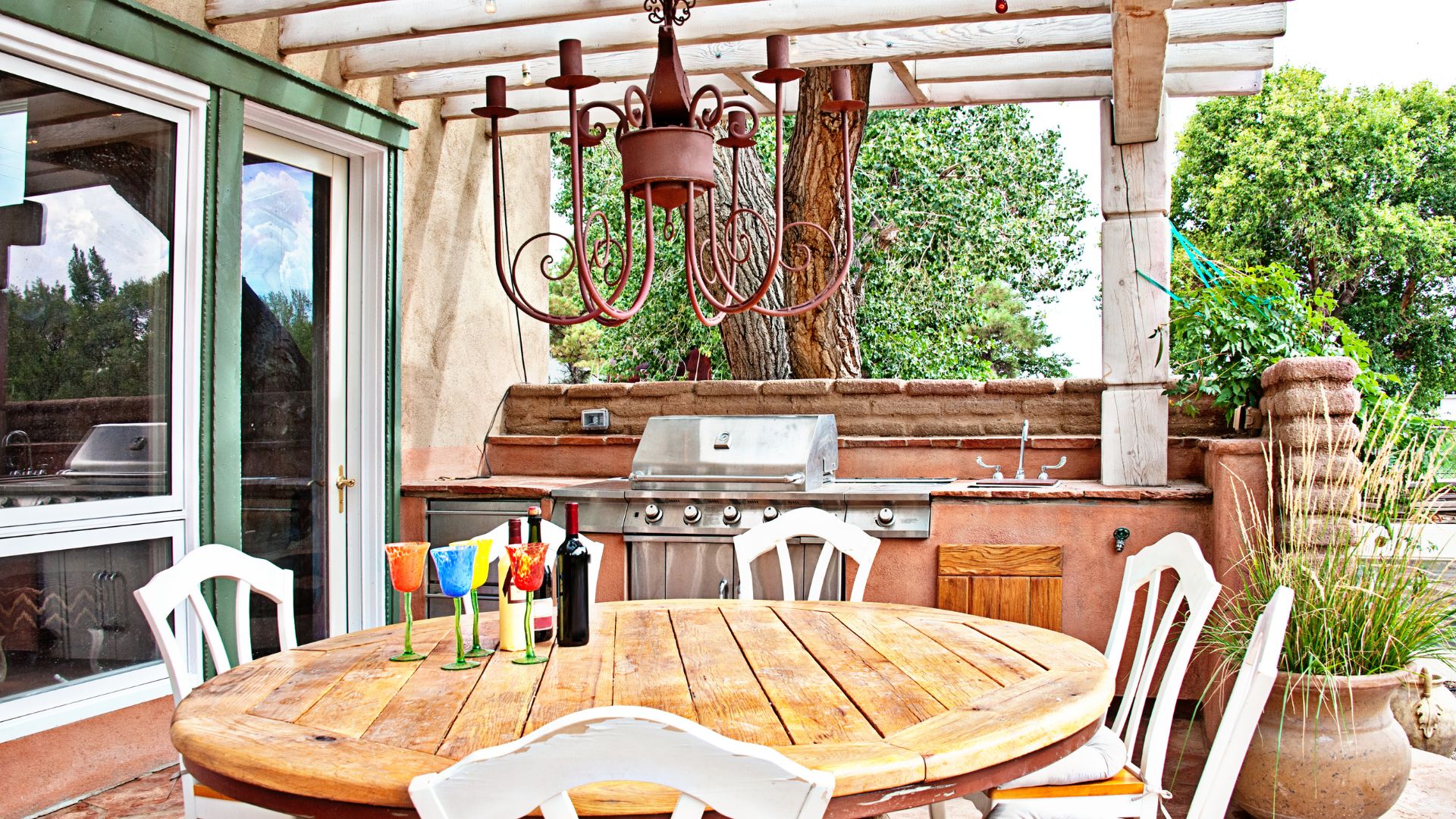 Outdoors Kitchen with Built-In gas grill on a deck