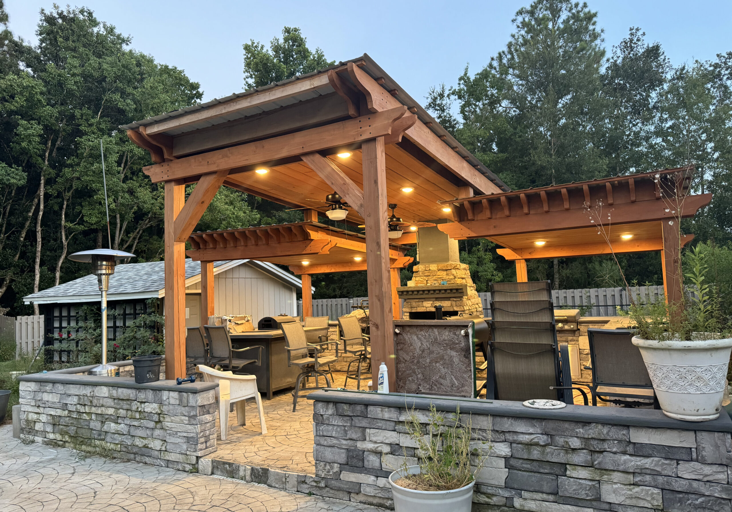 Outdoor Kitchen Service_850_324_5391_Hutcherson Stucco and Stone Outdoor Kitchen Service_850_324_5391_Hutcherson Stucco and Stone
